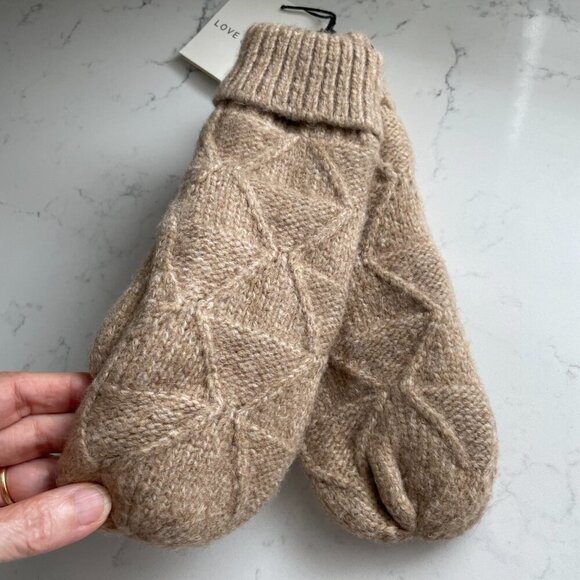Indigo Love & Lore Outdoor Sherpa Lined Knit Recycled Polyester Mittens Tan OS - Picture 3 of 10
